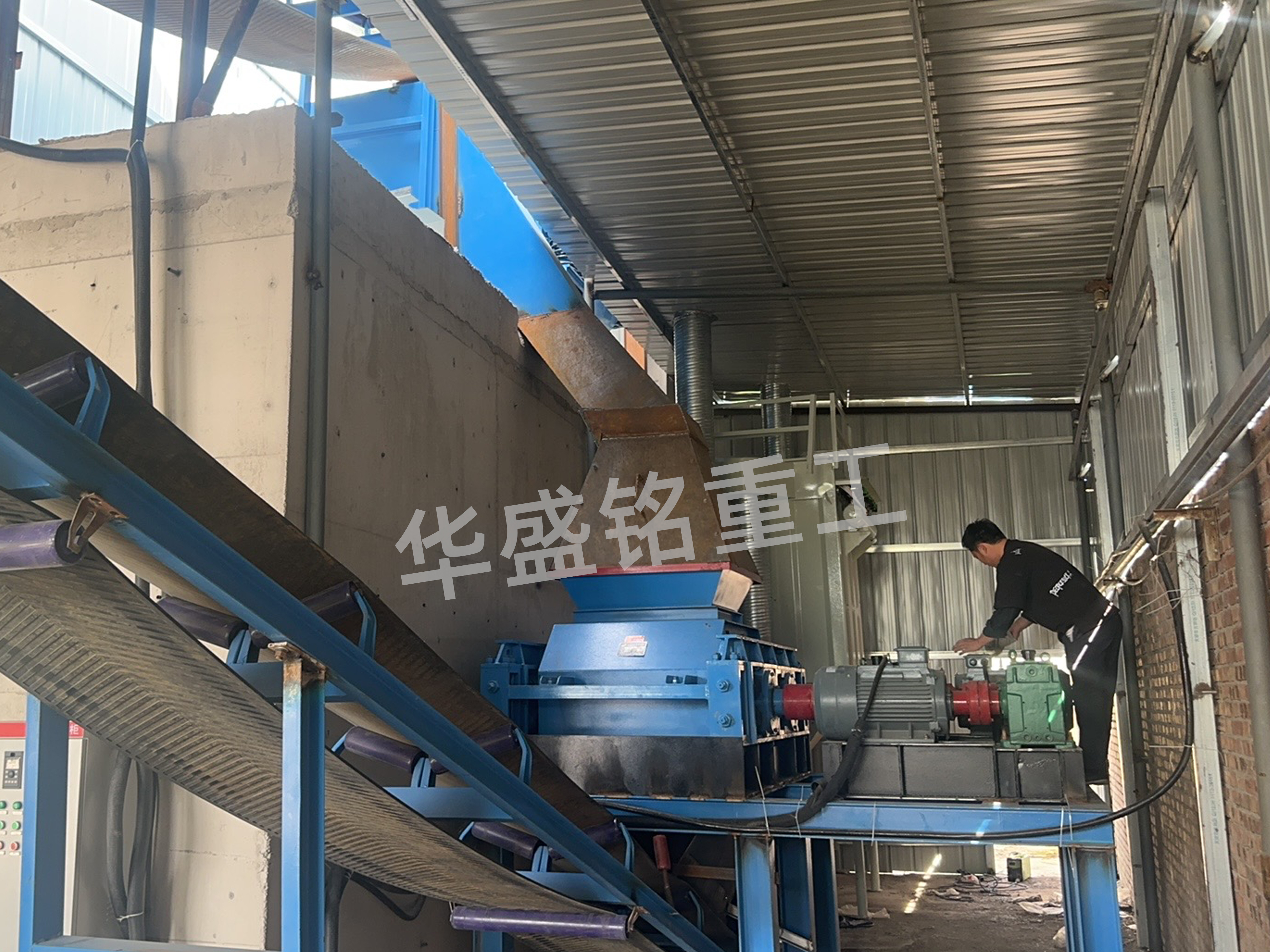 瀝青舊料破碎篩分機(jī),廢舊瀝青破碎機(jī),瀝青回收料破碎篩分機(jī),瀝青再生料破碎機(jī) 
